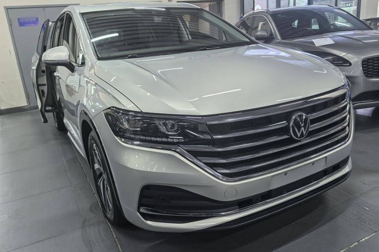 Used Volkswagen Viloran 2024 330TSI Luxury Edition
