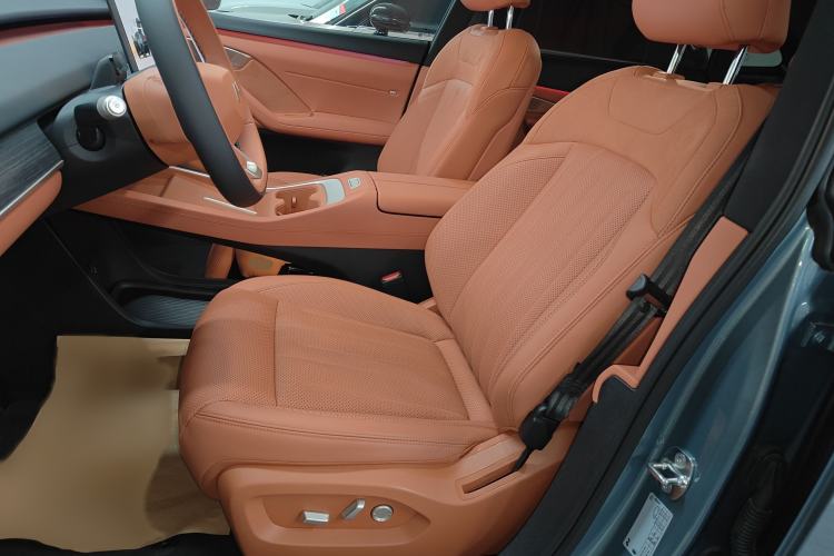 Used ONVO L60 2024 60 kWh All-Wheel Drive