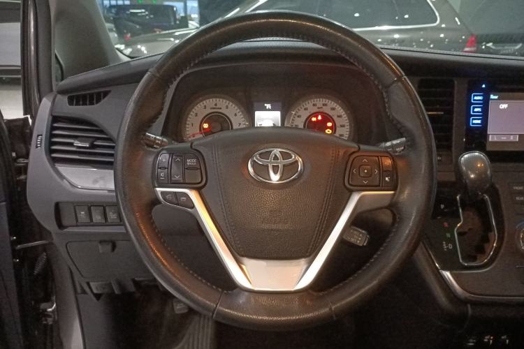Used Toyota Sienna (Parallel Import) 2015 3.5L Automatic 7-Seater Parallel Import