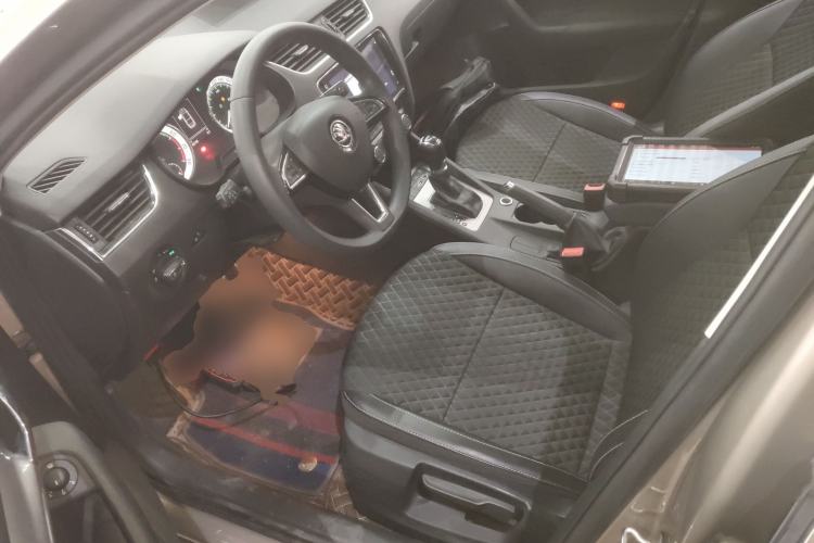 Used Skoda Octavia 2019 1.5L Automatic Smart Drive Luxury Edition China VI Standard