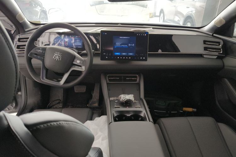 Used BYD Qin L 2025 DM-i Smart Drive 80KM Superior Model
