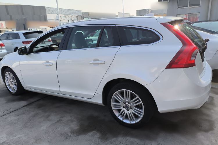 Used Volvo V60 2014 Restyled T5 Zhiya Edition