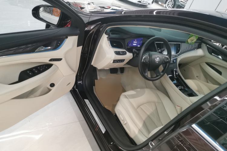 Used Buick LaCrosse 2022 Avenir Avia First Edition
