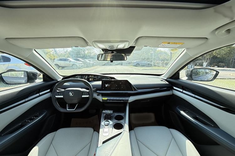 Used Changan UNI-V iDD 2023 ZhiDian iDD 1.5T 113km ZhiKu Model
