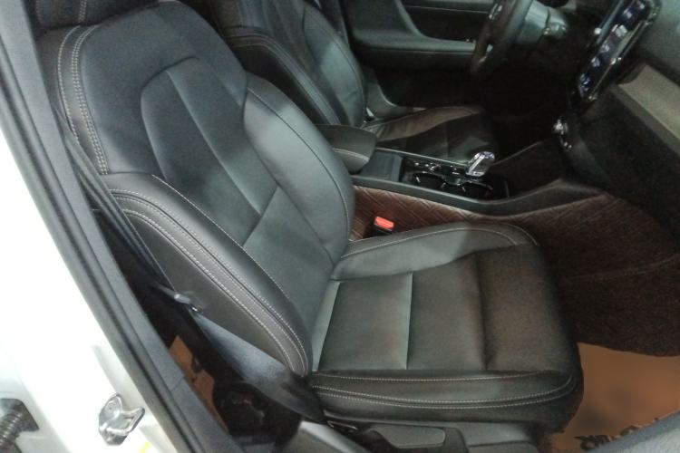 Used Volvo XC40 2022 T4 Four-Wheel Drive Smart & Luxurious Edition
