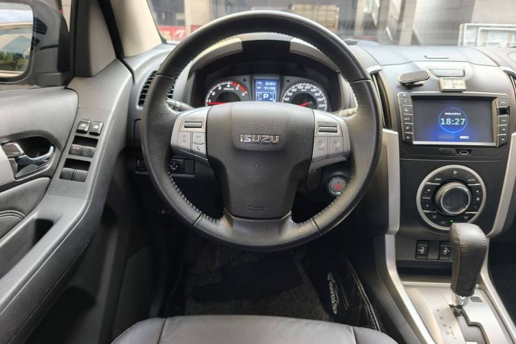 Used Isuzu mu-X 2015 3.0T 4x4 Automatic Luxury 7-Seater
