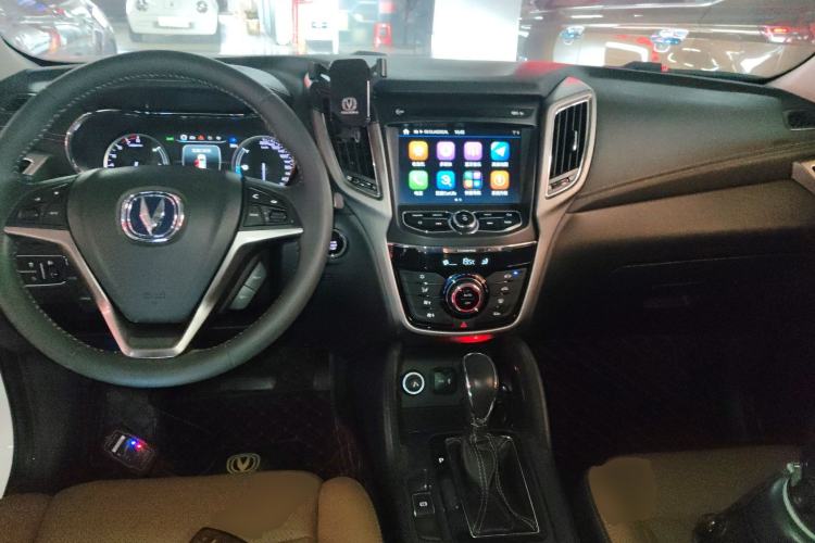 Used Changan CS75 2017 Shangkui Edition 1.8T Automatic All-Wheel-Drive Elite Model
