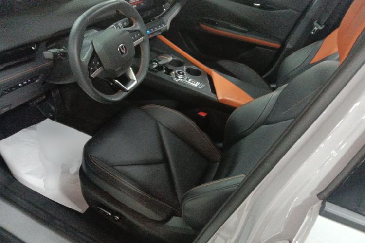 Used Changan UNI-V iDD 2023 ZhiDian iDD 1.5T 113km Smart & Fun Version
