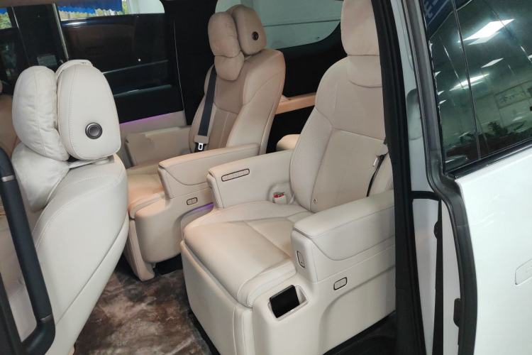 Used Li Auto MEGA 2025 Home Family Special Edition