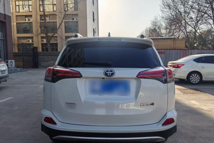 Used Toyota RAV4 2019 2.0L CVT Two-Wheel Drive ZhiShang Version China VI Standard
