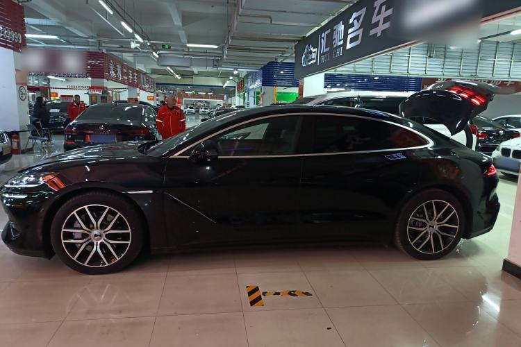 Used Denza Z9 2024 1100 km Four-Wheel Drive Max Version
