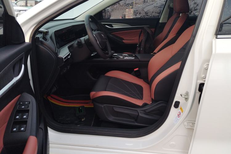 Used Changan Eado 2023 Changan Edition PLUS Blue Whale NE 1.4T GDI DCT Prestige Version
