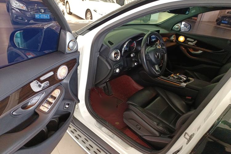 Used Mercedes-Benz GLC 2019 Facelift GLC 260 L 4MATIC Luxury Model
