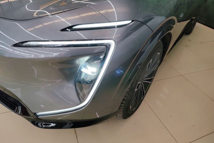 Used  07 2024 Max Extended-Range Edition
