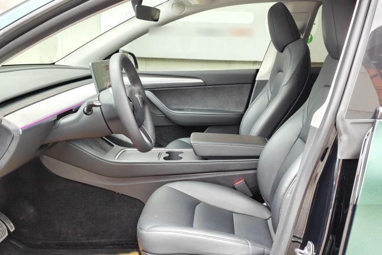 Used Tesla Model Y 2023 Long-Range All-Wheel-Drive Version
