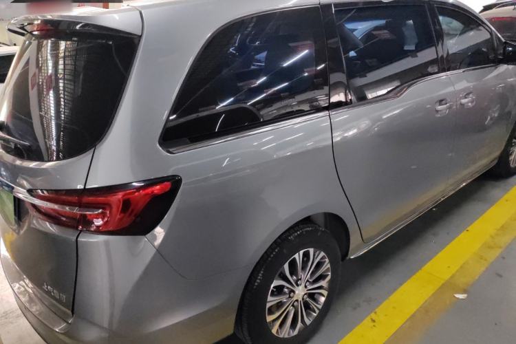 Used Buick GL8 2023 Land Executive Class Comfort Model
