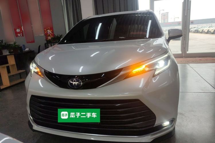 Used Toyota Sienna 2021 2.5L Hybrid Premium Edition