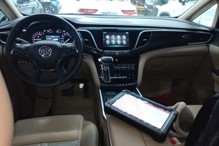 Used Buick GL8 2017 ES 28T Flagship Model China V Standard
