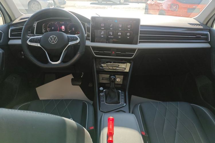 Used Volkswagen Tiguan L 2025 Model, Outstanding Version, 300TSI Automatic Two-Wheel Drive Longteng Edition