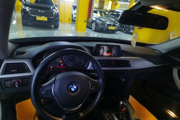 Used BMW 3 Series GT 2014 320i Leading Model
