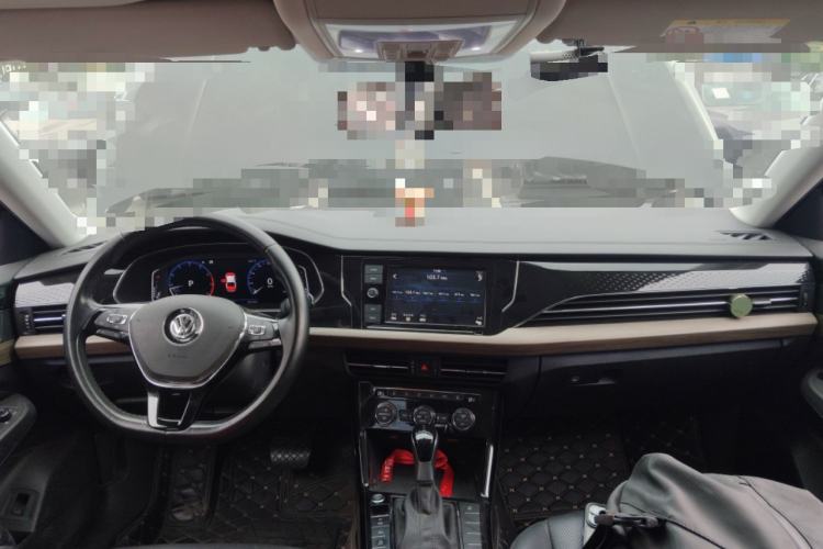Used Volkswagen Passat 2019 330TSI Luxury Edition China VI Standard

