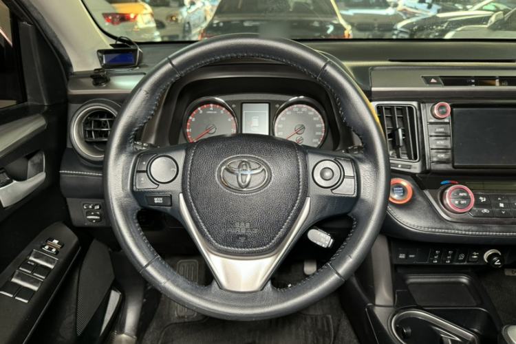 Used Toyota RAV4 2016 2.0L CVT Two-Wheel Drive Smart Edition China V Standard
