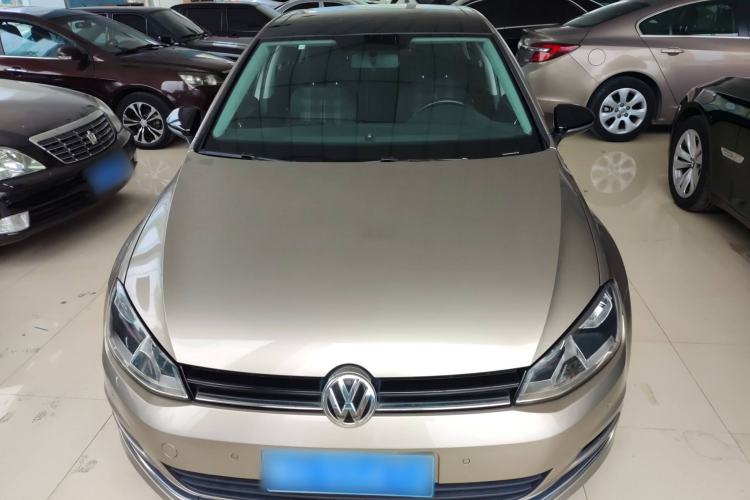 Used Volkswagen Golf 2017 1.6L Automatic Comfort Million-Vehicle Anniversary Edition
