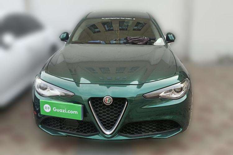 Used Alfa Romeo Giulia 2017 2.0T 280HP Luxury Edition
