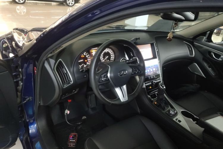 Used Infiniti Q50L 2018 2.0T Enjoyment Version China VI Standard
