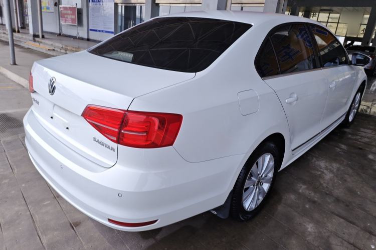 Used Volkswagen Sagitar 2015 1.6L Manual Comfort Model