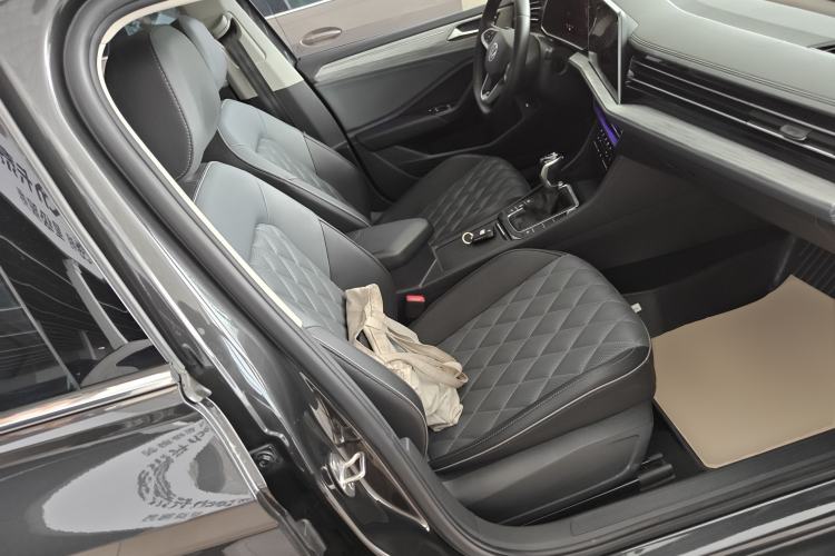 Used Volkswagen Sagitar 2023 200TSI DSG Excellence Edition
