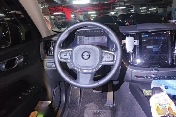 Used Volvo XC60 2023 B5 4x4 Smart Luxury Edition