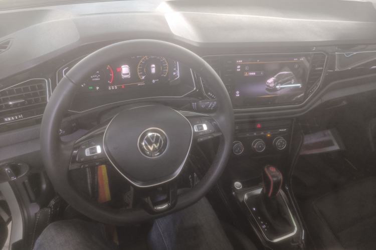 Used Volkswagen T-ROC 2021 280TSI DSG Two-Wheel Drive Comfort Connect Edition