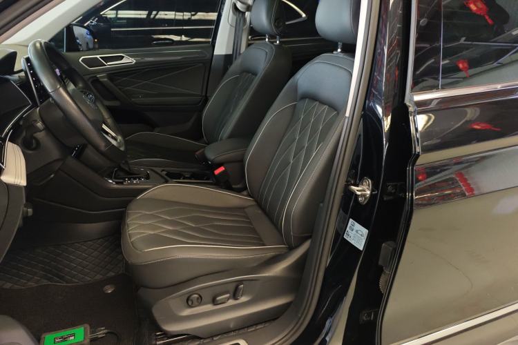 Used Volkswagen Tiguan L 2023 Restyled 330TSI Automatic Two-Wheel Drive R-Line Enhanced Comfort Version
