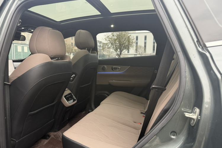 Used Chery Tiggo 8 PLUS 2025 290TGDI DCT Prestige 5-Seater
