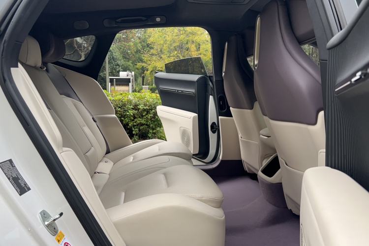 Used  12 2025 Ultra Extended-Range Edition
