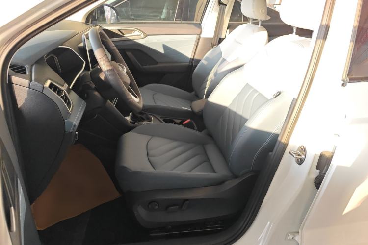 Used Volkswagen Tharu 2024 300TSI Two-Wheel-Drive Moon Luxury Edition
