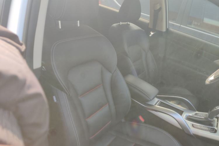 Used Geely Auto Emgrand X7 Sport 2018 1.8TD Automatic Two-Wheel Drive Smart Connect 4G Internet Edition
