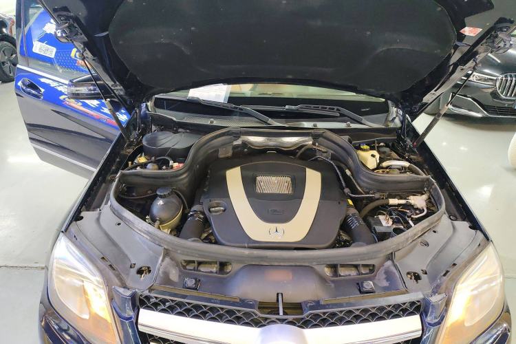 Used Mercedes-Benz GLK-Class 2013 GLK 300 4MATIC Dynamic Sunroof Model
