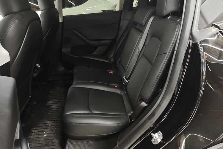 Used Tesla Model Y 2023 Rear-Wheel-Drive Version
