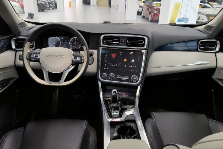 Used Lynk & Co 01 2019 2.0T Two-Wheel Drive Zhaopu Version China VI Standard
