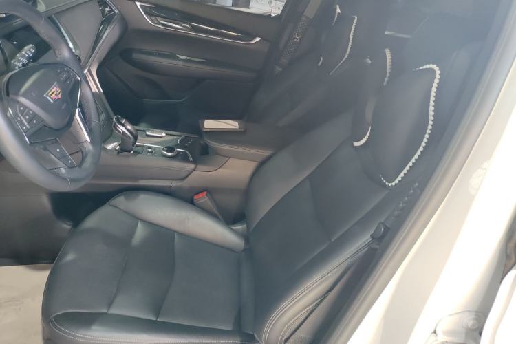 Used Cadillac XT5 2022 2.0T Two-Wheel Drive Luxury Version
