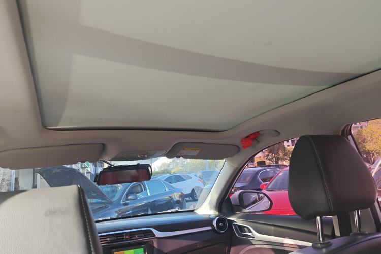 Used MG ZS 2018 1.5L Automatic Luxury Edition China V Standard