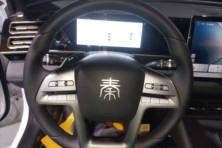 Used BYD Qin L 2025 DM-i Smart Drive 120KM Leading Model
