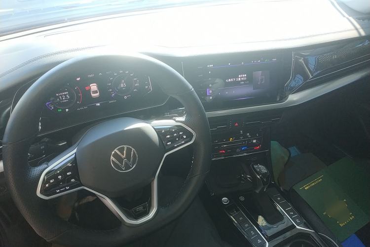 Used Volkswagen Passat 2022 380TSI Flagship Edition
