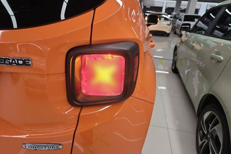 Used  Renegade 2018 Connected Large Screen Version 180T Automatic High-Energy Edition
