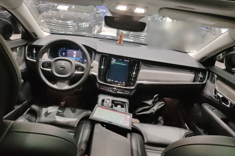 Used Volvo S90 2023 B5 Luxury Smart Edition
