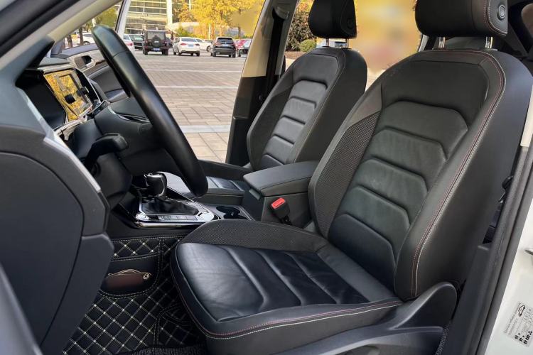 Used Volkswagen Tayron 2019 330TSI Two-Wheel-Drive Luxury Version China V Emission Standard
