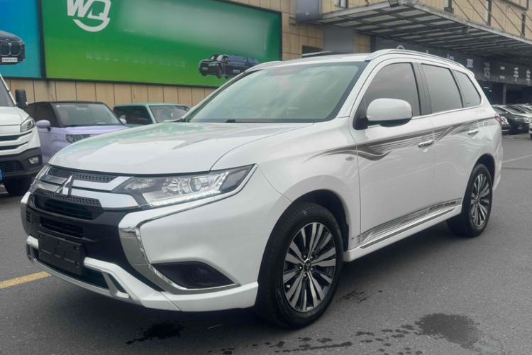 Used Mitsubishi Outlander 2019 2.0L Two-Wheel Drive Comfort Edition 5 Seats China VI Standard
