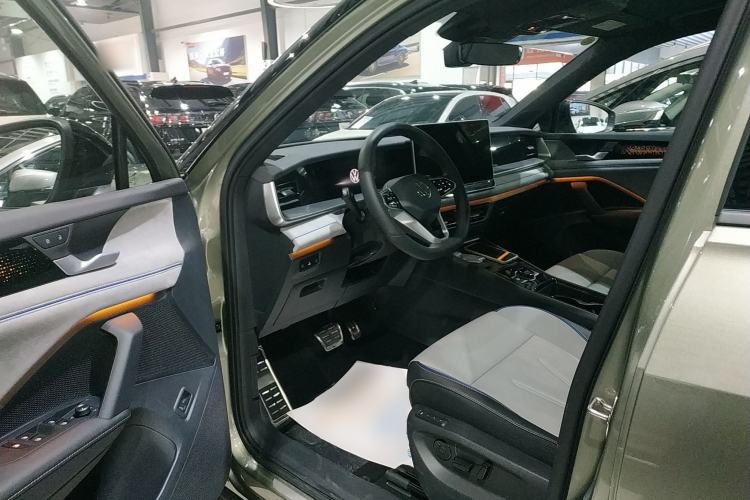 Used Volkswagen Tayron 2025 Tiguan L 380TSI 4Motion Luxury Easy Package